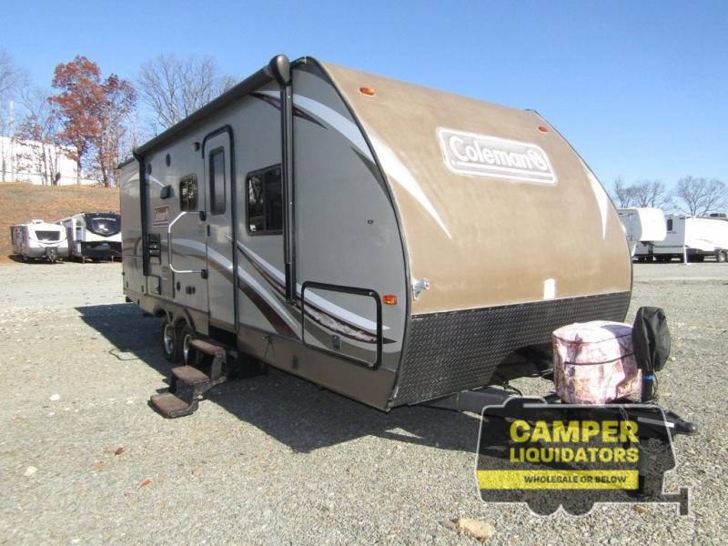 Used 2017 Dutchmen RV Coleman 2305QB exterior view while parked on the lot